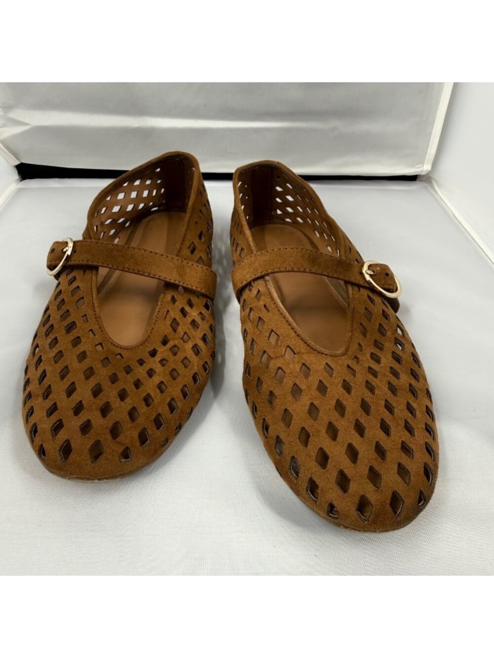 Womens Brown Cutout Mary Jane Flats Size 7.5 Textile Upper With Buckle Strap - Picture 1 of 7
